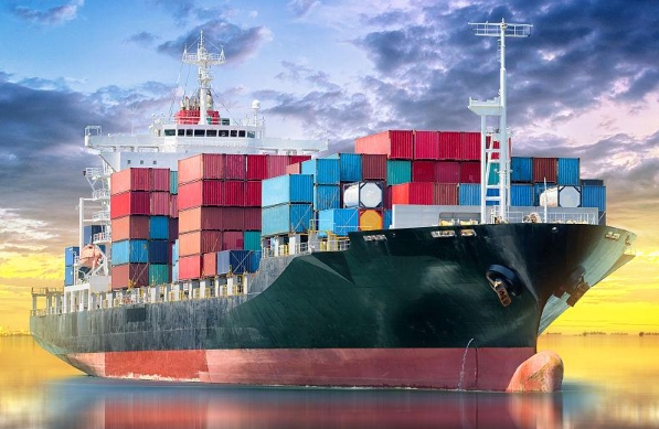 上海在進出口貨運領域有巨大的競爭力，成為全球貿易的重要樞紐之一